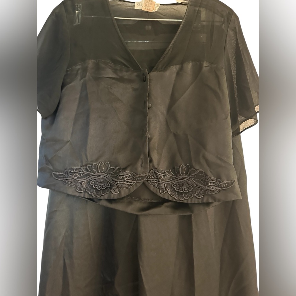 Val Mode Lingerie - Black Satin Pajama Set- Small - Picture 2 of 5
